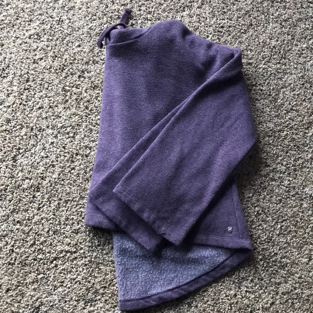 Fabletics Sweatshirt Size Small